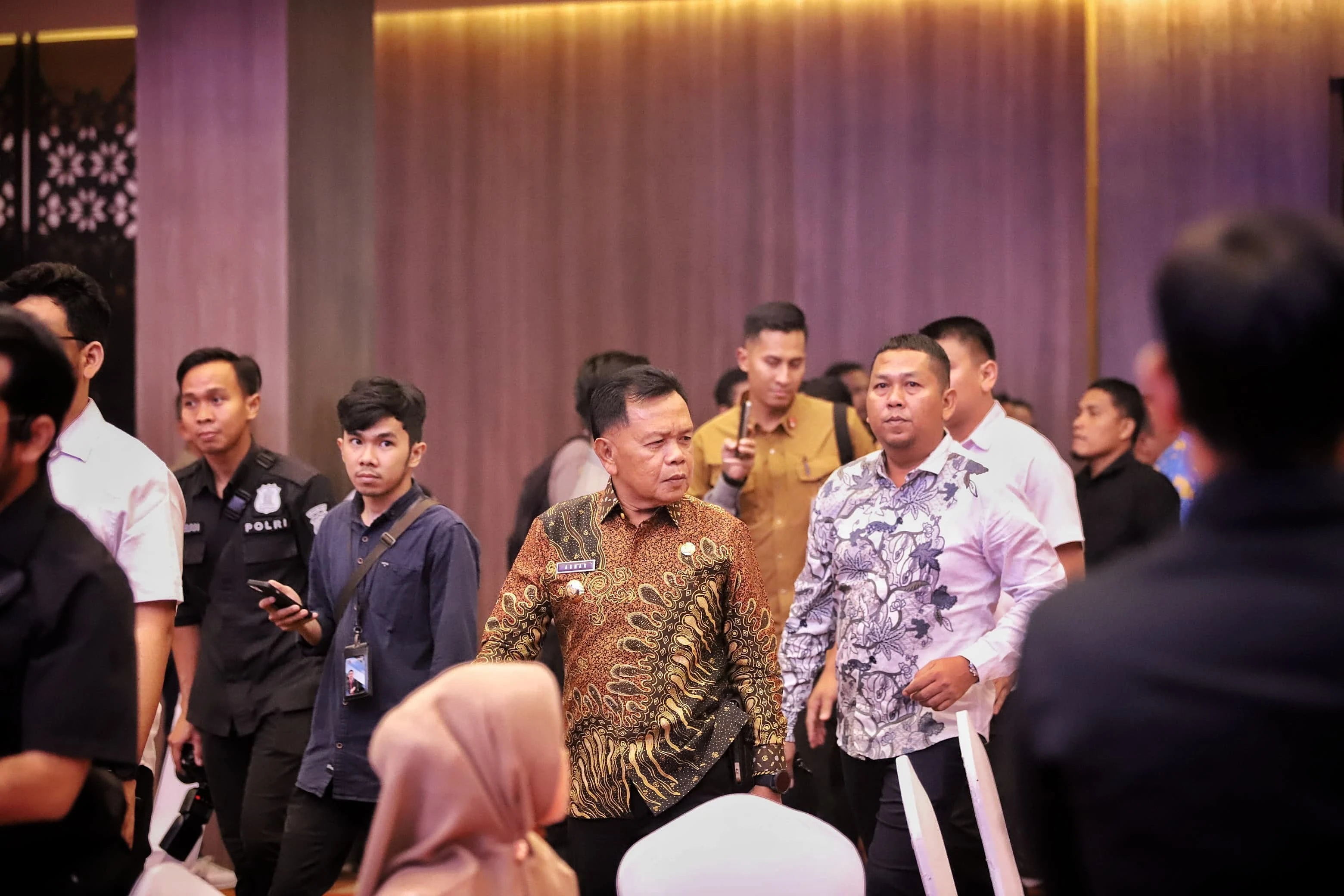 Plt Bupati Asmar Terima Penghargaan Cakaplah Awards