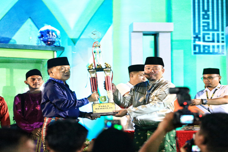 Rangsang Barat Juara Umum MTQ ke-14 Kepulauan Meranti, Qariah Terbaik Dihadiahi Umrah