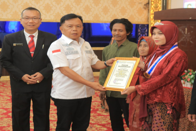 Plt Bupati Asmar Harap Lulusan Widya Informatika Ikut Bangun Daerah