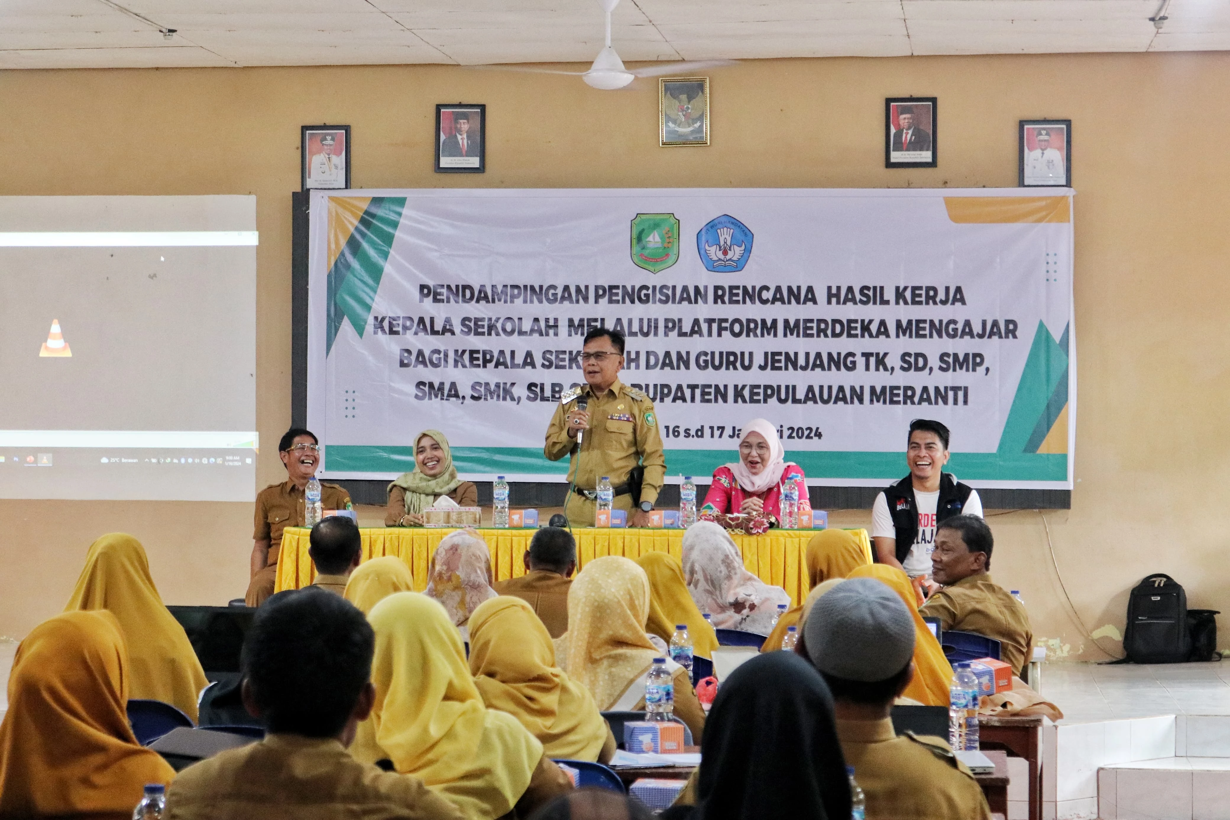 H. Asmar membuka pendampingan pengisian rencana hasil kerja kepala sekolah dan guru melalui platform merdeka mengajar