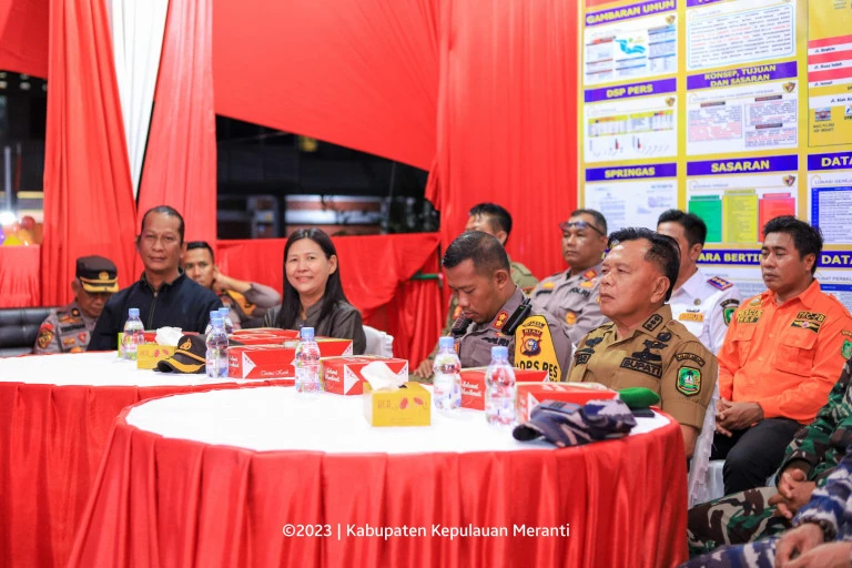 Mengikuti Zoom Meeting bersama Kapolri, Panglima TNI, Menko PMK, dan Menteri Perhubungan, Kepala BNPB, serta Kepala BMKG