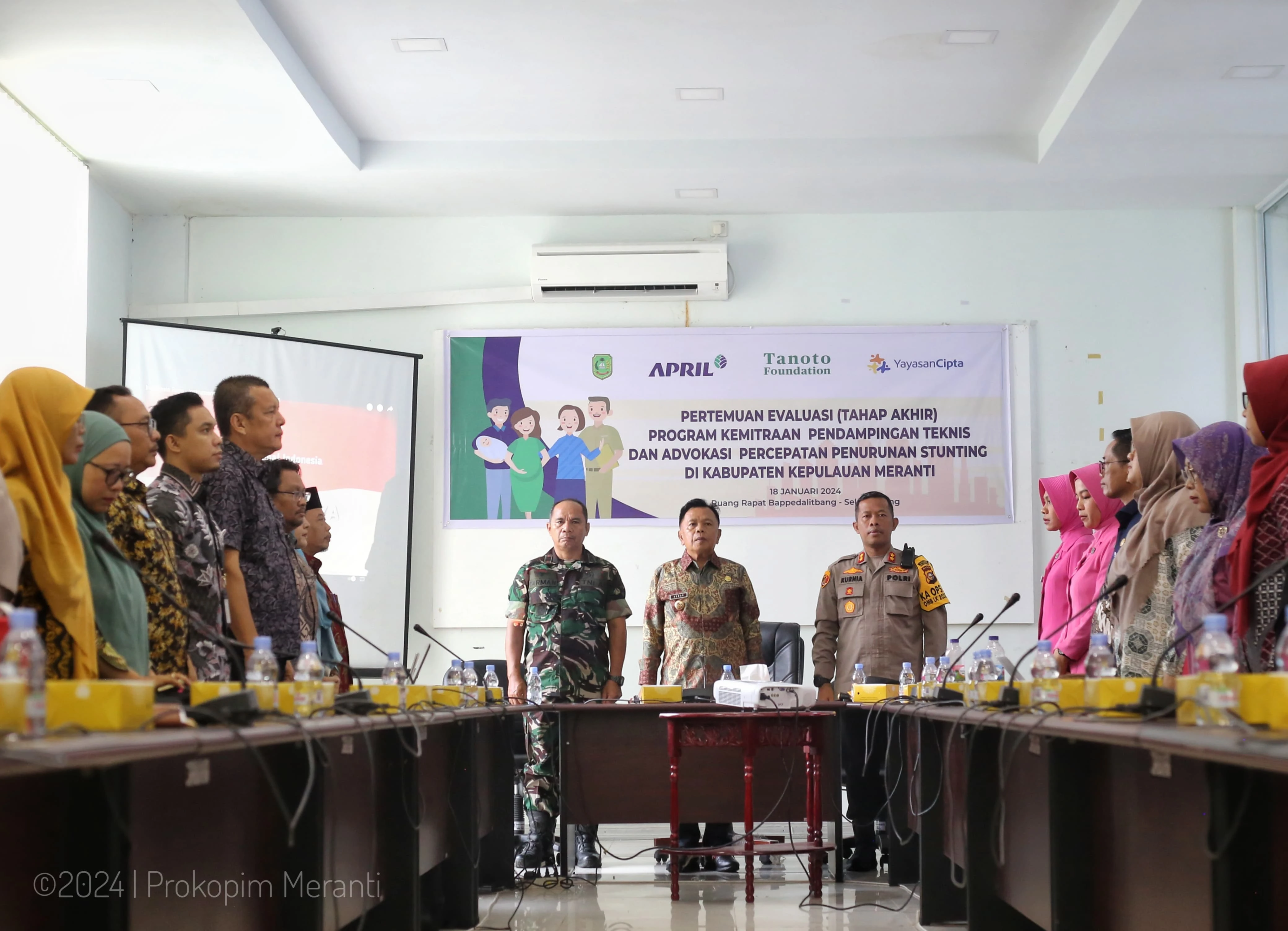 H. Asmar membuka pertemuan evaluasi tahap akhir program kemitraan pendampingan teknis dan advokasi percepatan penurunan stunting