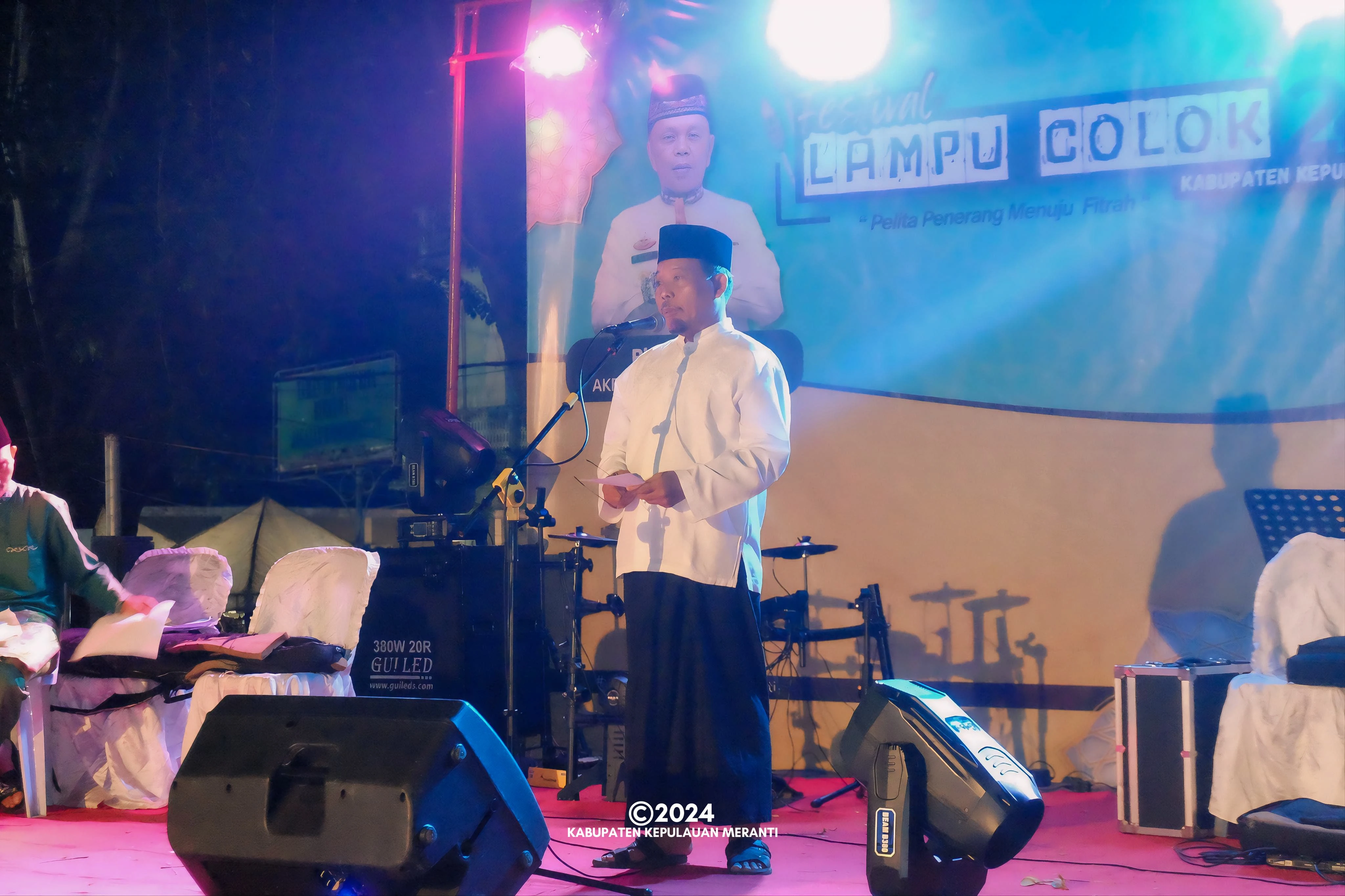 Staff Ahli Bupati Membuka Featival Lampu Colok 2024 di Taman Cik Puan Selarpanjang