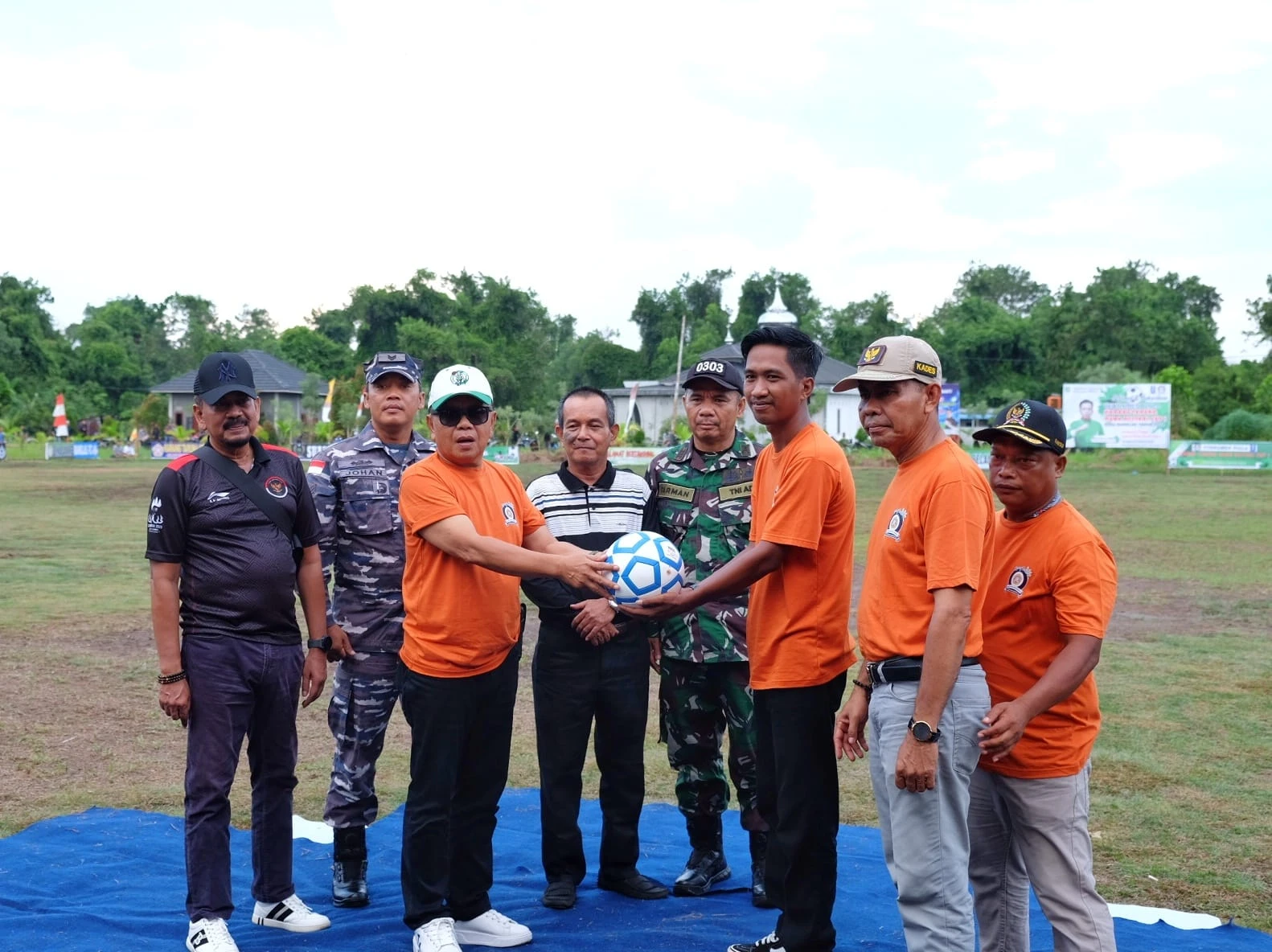 Pembukaan Turnamen Sepak Bola Karang Taruna Cup Tahun 2024 Desa Banglas