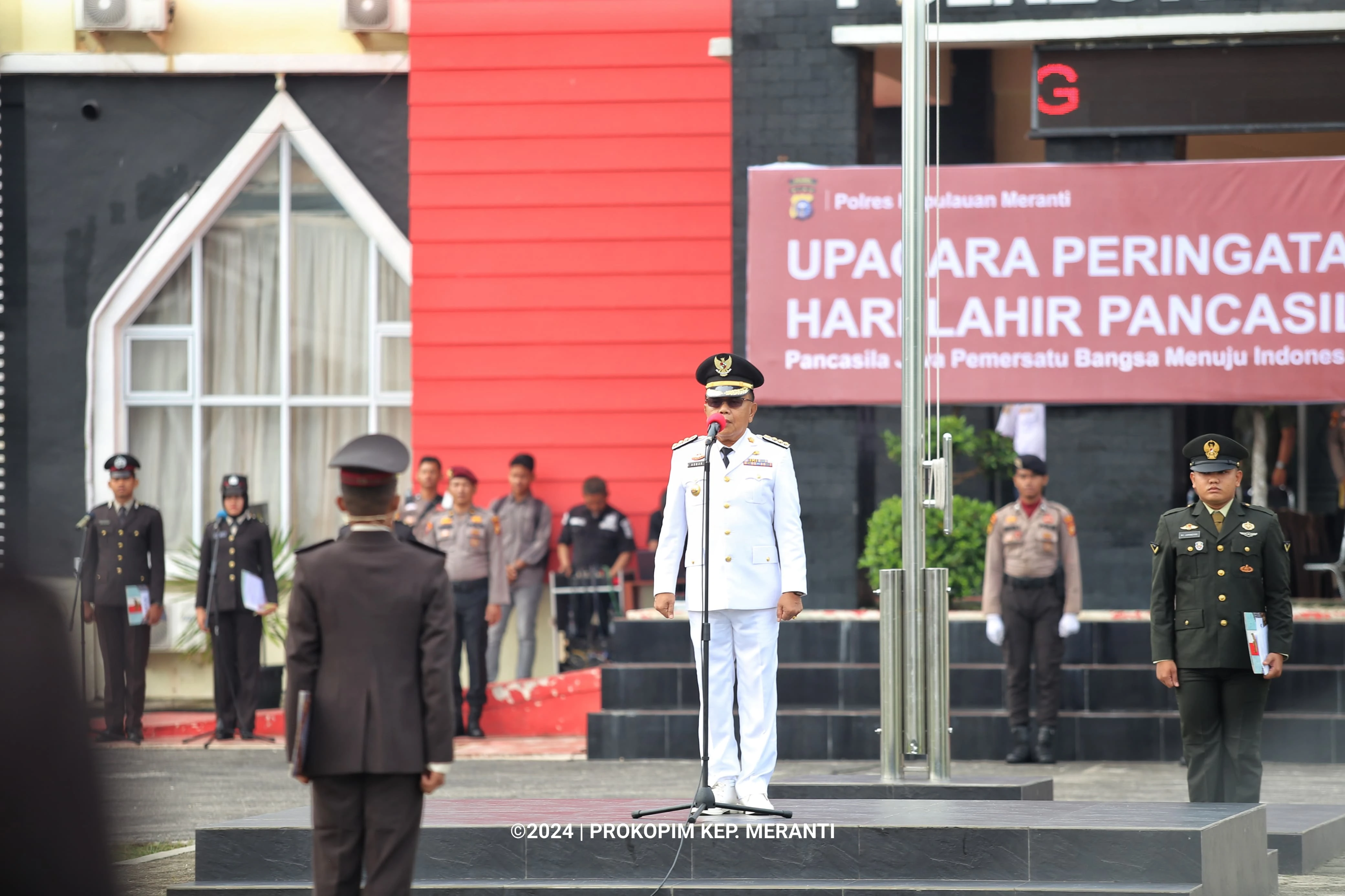 Plt Bupati Asmar Pimpin Upacara Hari Lahir Pancasila Tahun 2024 di Mako Polres Meranti