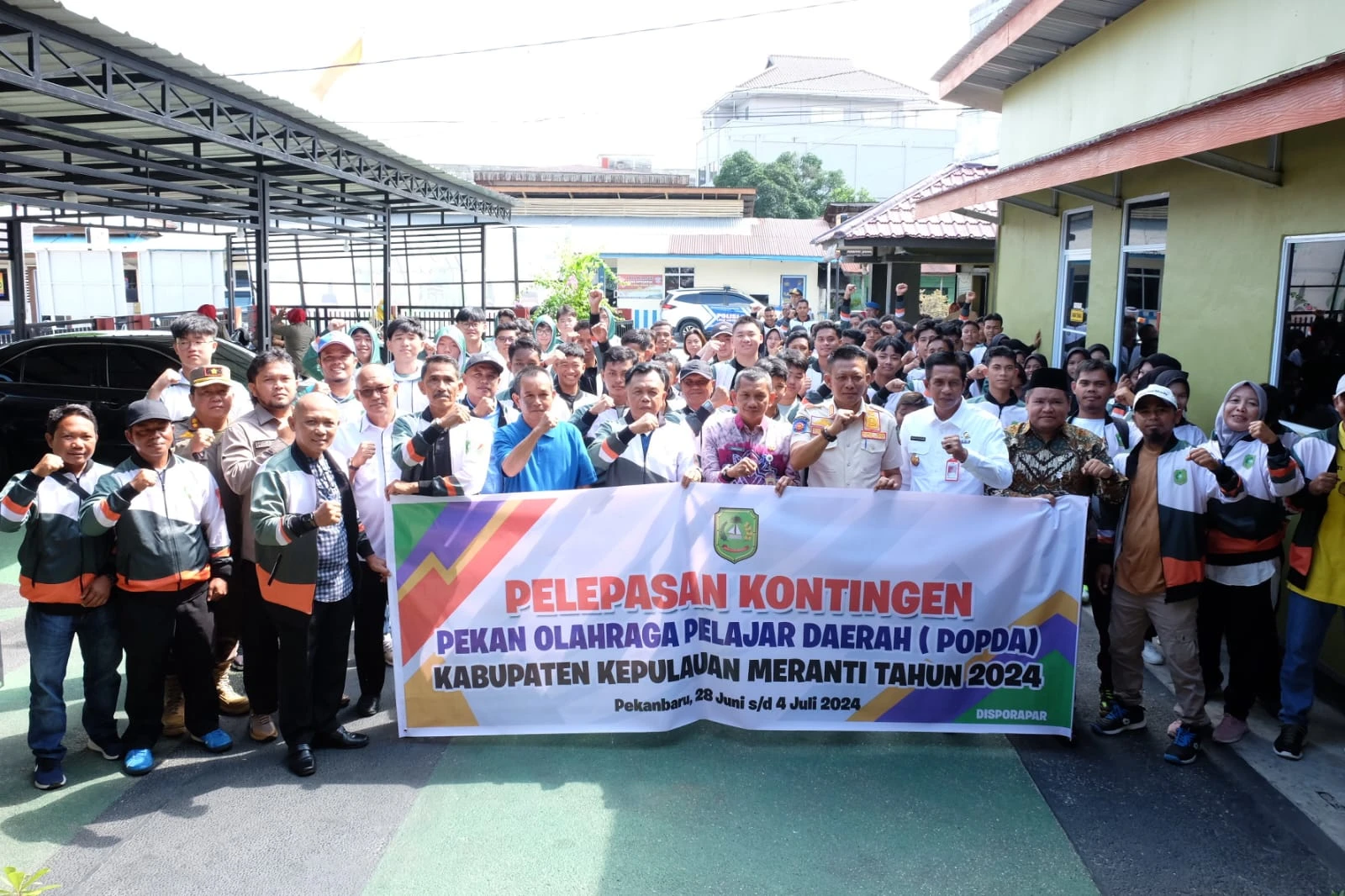 Plt. Bupati H. Asmar Lepas Kontigen Meranti Untuk Mengijuti POPDA Riau di Pekanbaru
