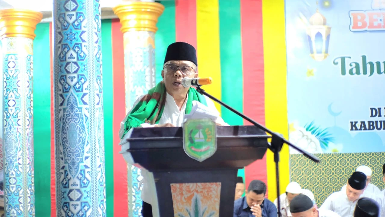 H. Asmar, menyambut tahun baru Islam 1446 hijriah dengan selawat dan doa bersama masyarakat di Kecamatan Rangsang