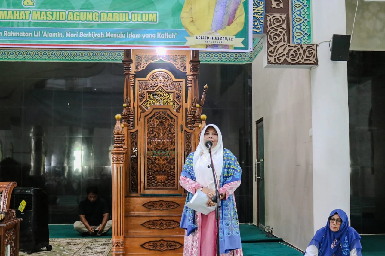 Badan Kontak Majelis Taklim (BKMT) Kabupaten Kepulauan Meranti bersama Majelis Taklim Ummahat Masjid Agung Darul Ulum Selatpanjang menggelar peringatan Maal Hijrah 1446 H