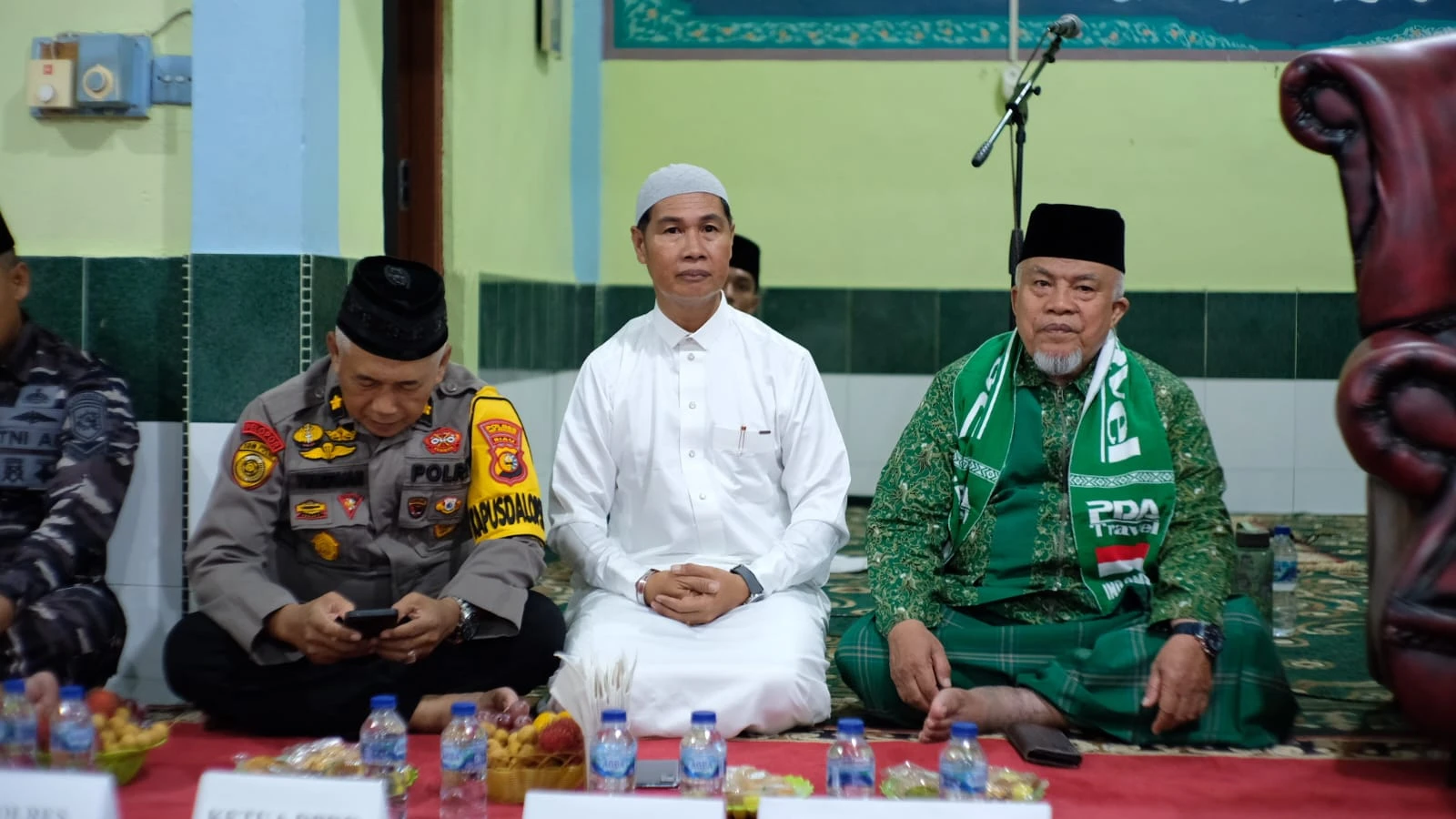 Asisten Bidang Administrasi Umum Setdakab Kepulauan Meranti, Sudandri Jauzah, menghadiri Peringatan Maulid Nabi Muhammad 1446 H/2024 di Masjid An Nur Selatpanjang