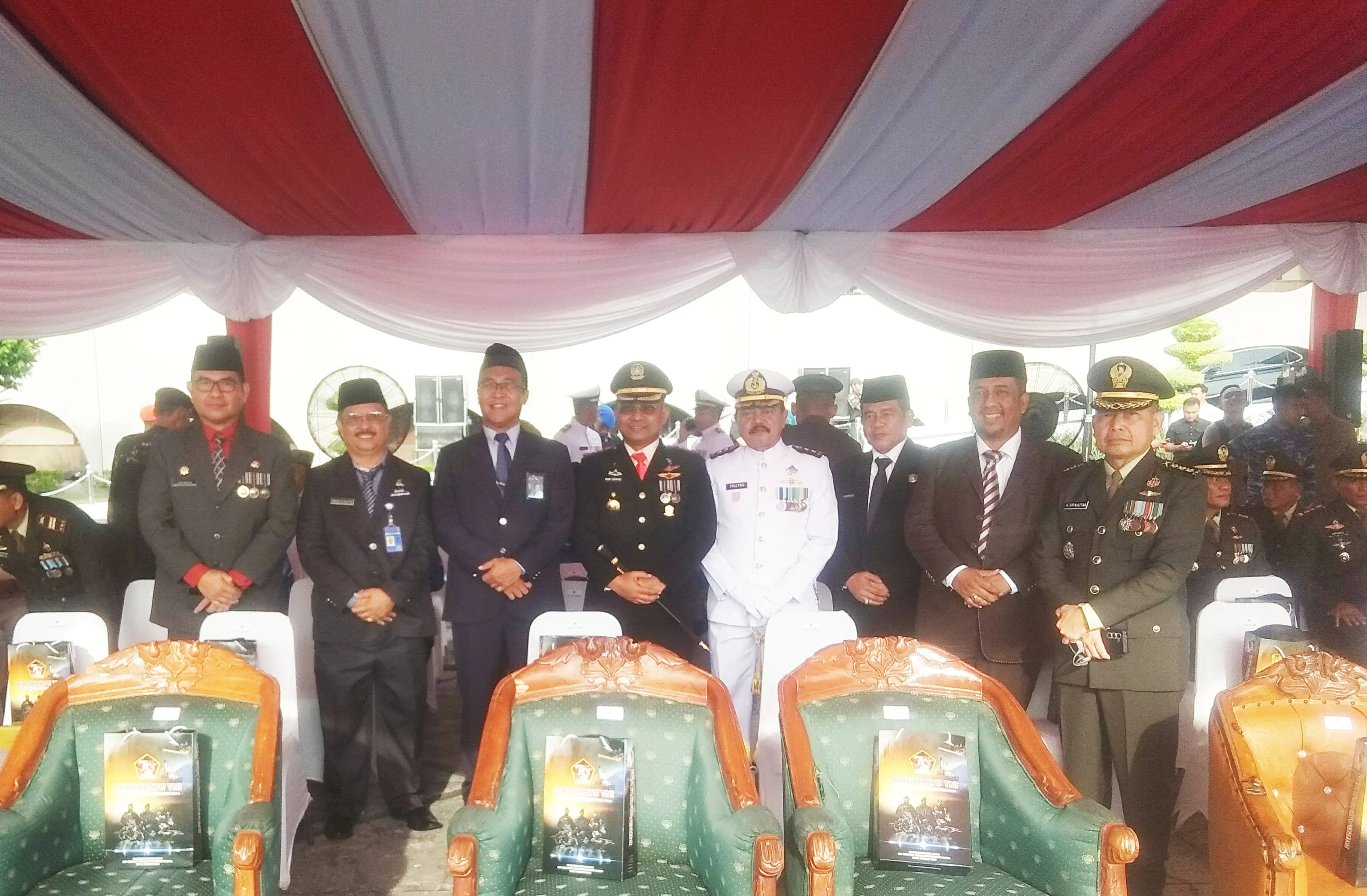 Pjs Bupati Meranti Hadiri Upacara HUT TNI ke-79 di Pekanbaru