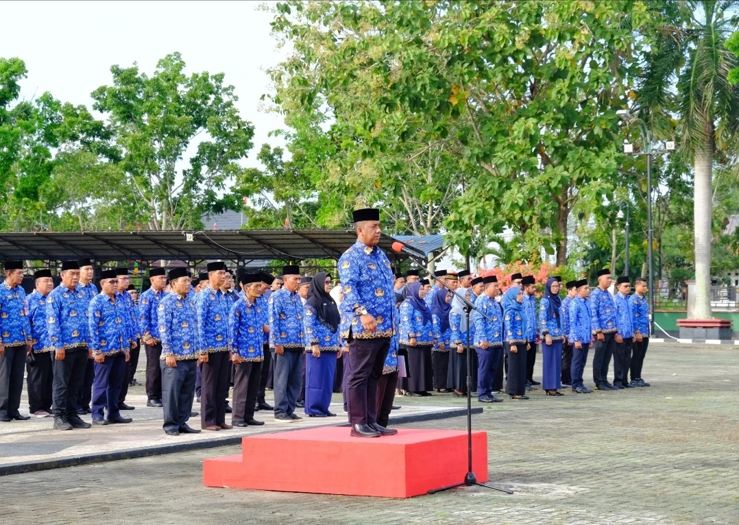 Pjs. Bupati pimpin Apel Peringatan Sumpah Pemuda 2024 di halaman Kantor Bupati Kepulauan Meranti