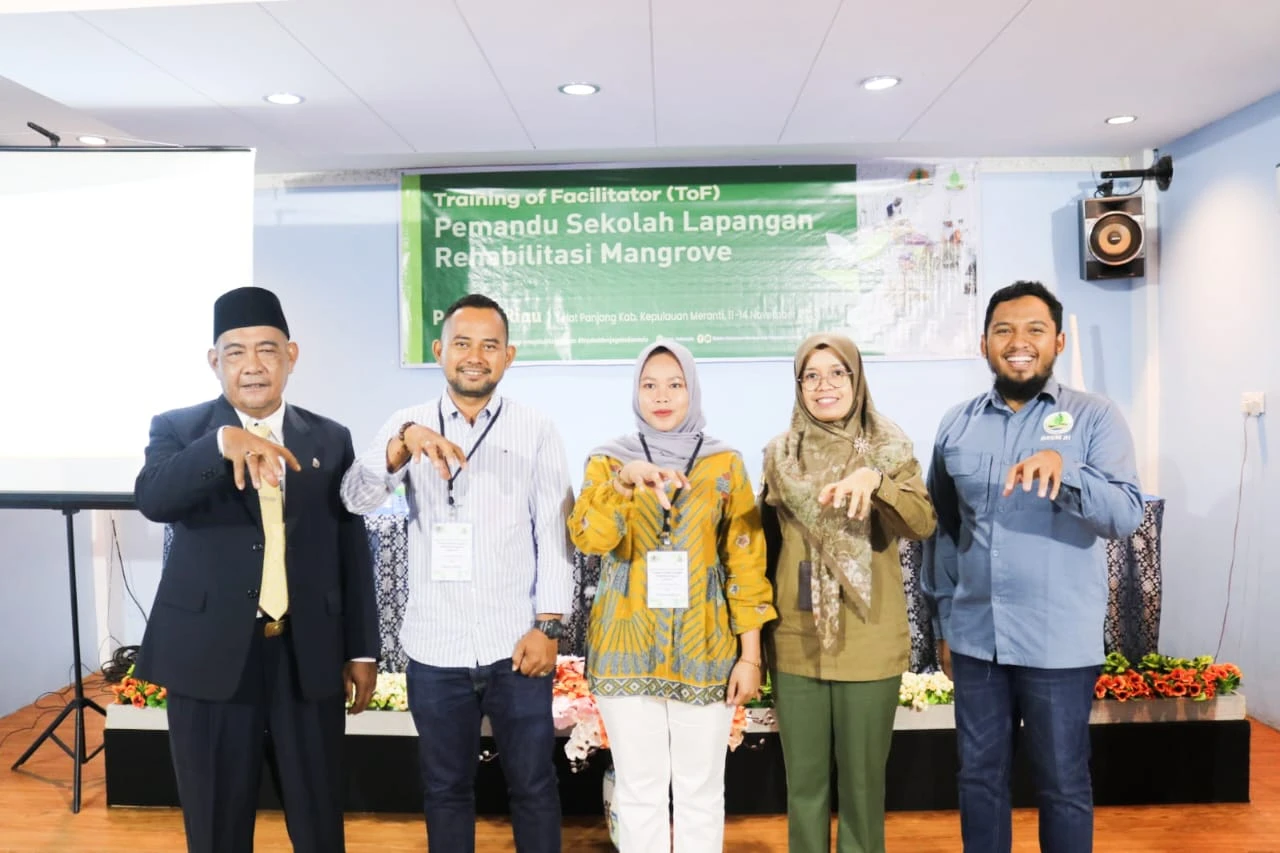 Kegiatan Training of Facilitator ( ToF) Pemandu Sekolah Lapangan Rehabilitasi Mangrove. Kegiatan yang ditaja oleh BRGM itu berlangsung di Ballroom AKA Hotel Selatpanjang