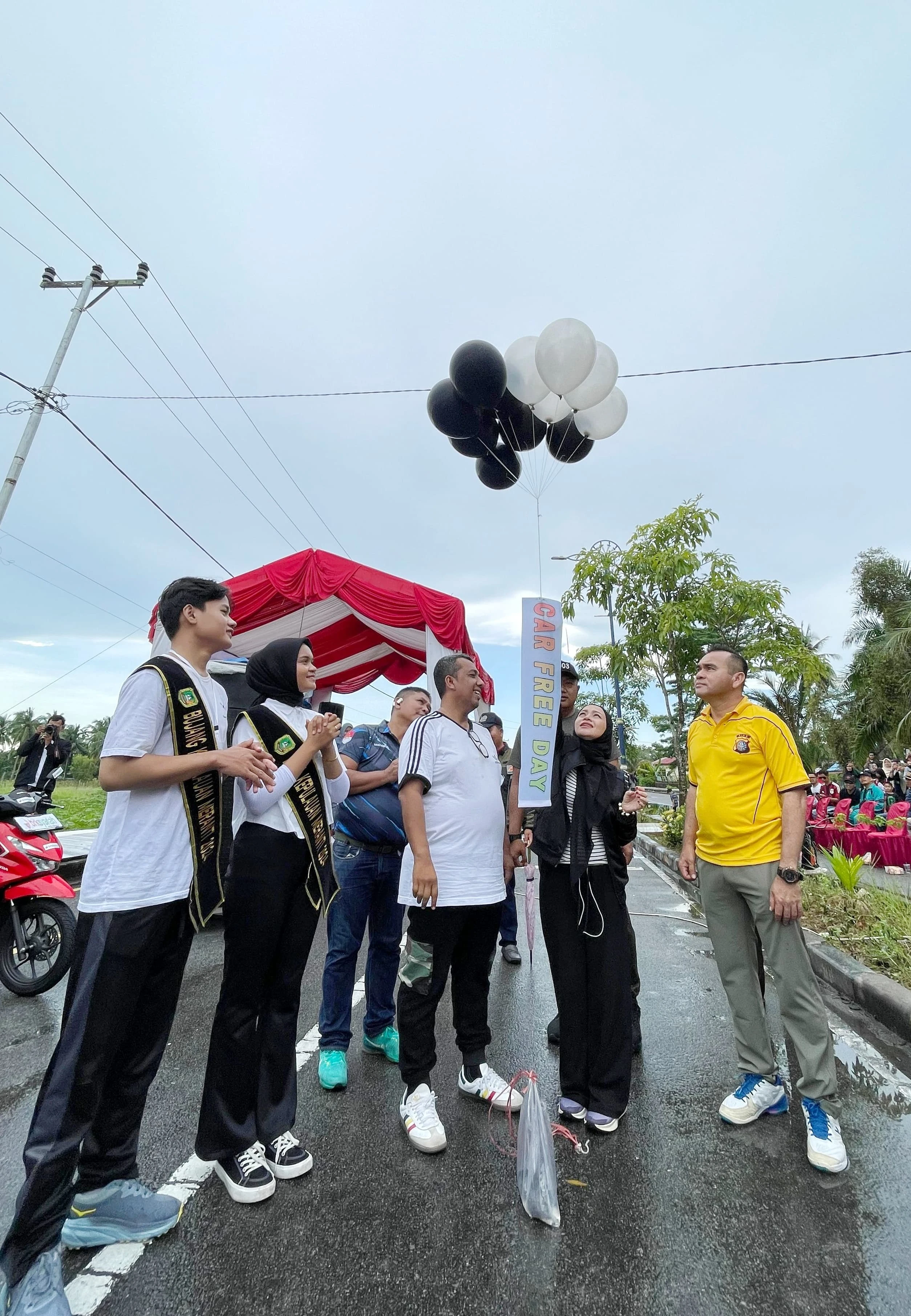 Pjs. Bupati di dampingi Istri meresmikan Car Free Day di Jalan Pramuka Selatpanjang