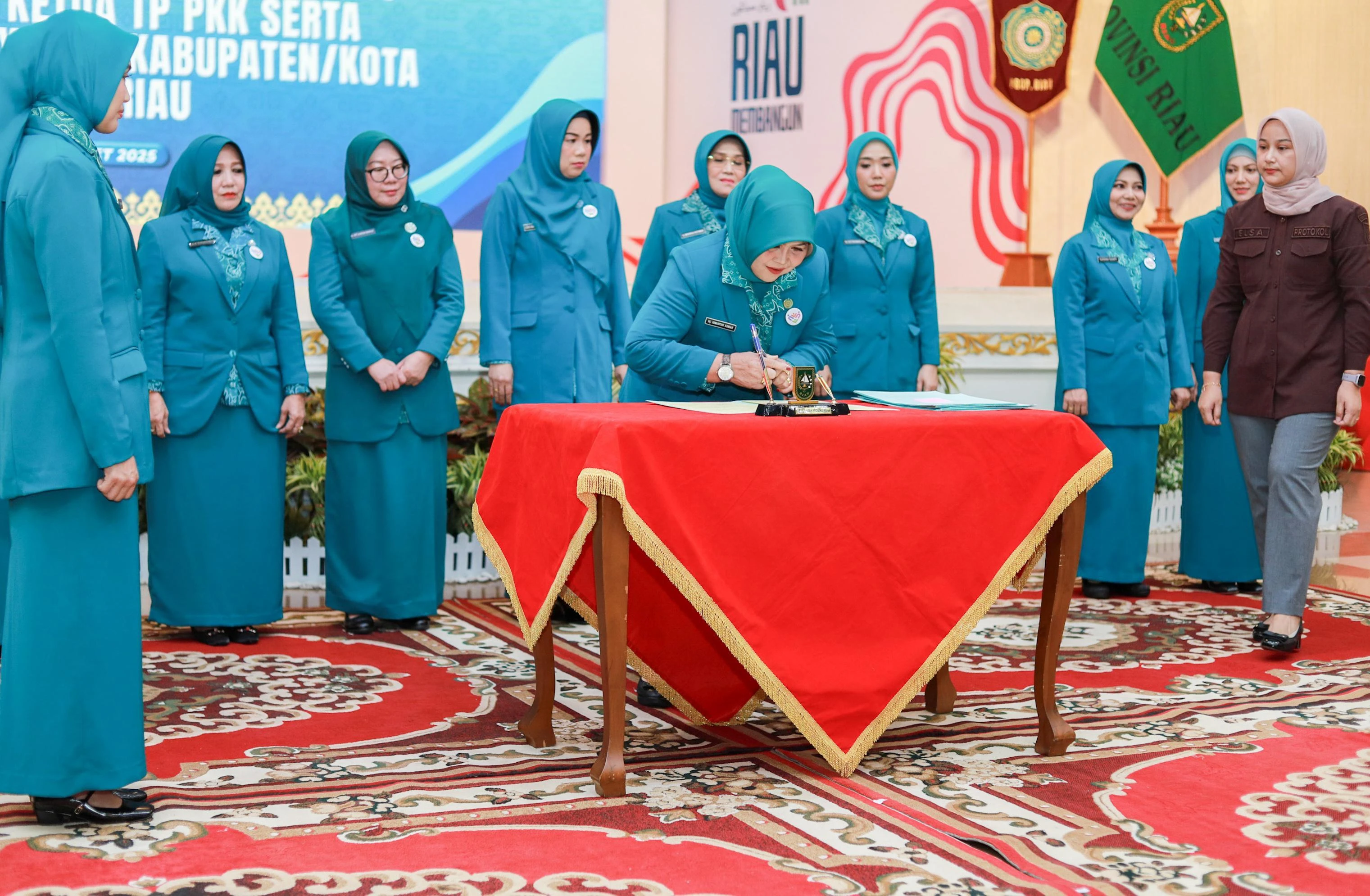 Hj. Ismiatun Asmar di Lantik Sebagai Ketua TP PKK Kepulauan Meranti