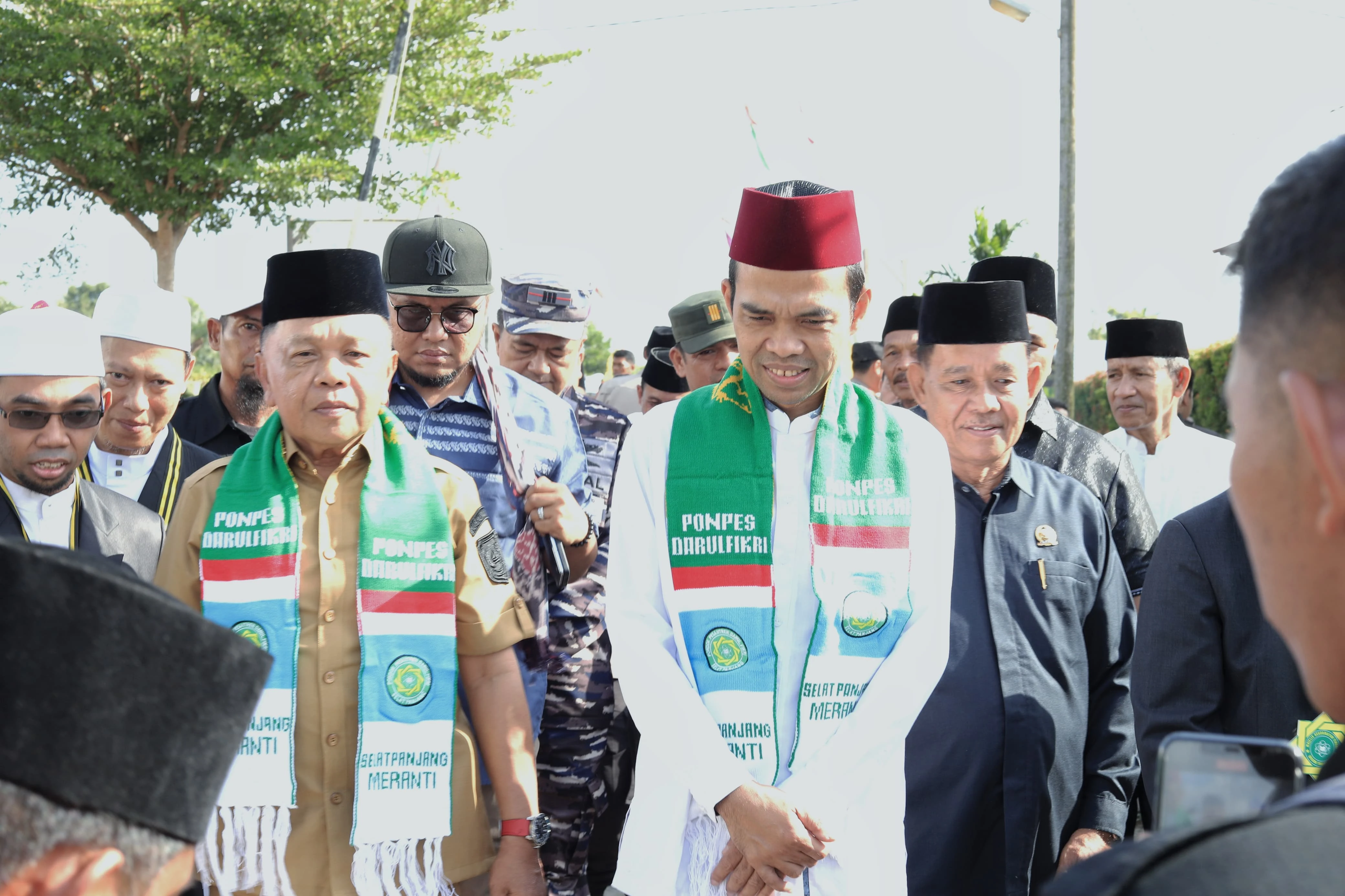 Bupati Meranti H. Asmar saat menghadiri wisuda tahfidz dan naflah akhirussanah PP Darul Fikri Selatpanjang