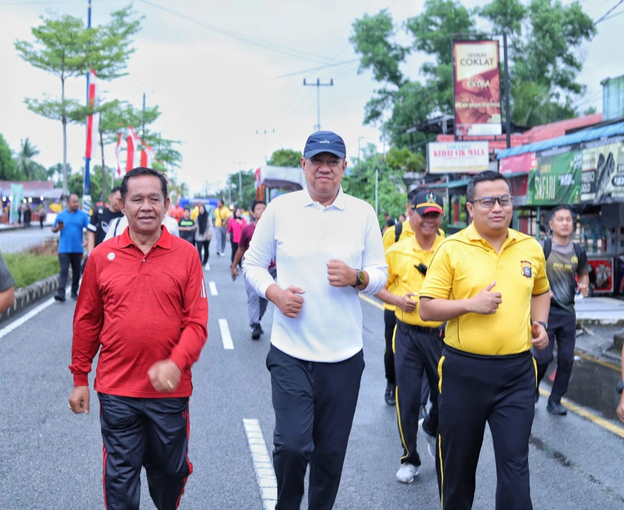 Wakil Bupati Kepulauan Meranti Muzamil Baharudin saat mengikuti Fun Run yang di adakan Oleh Polres Meranti