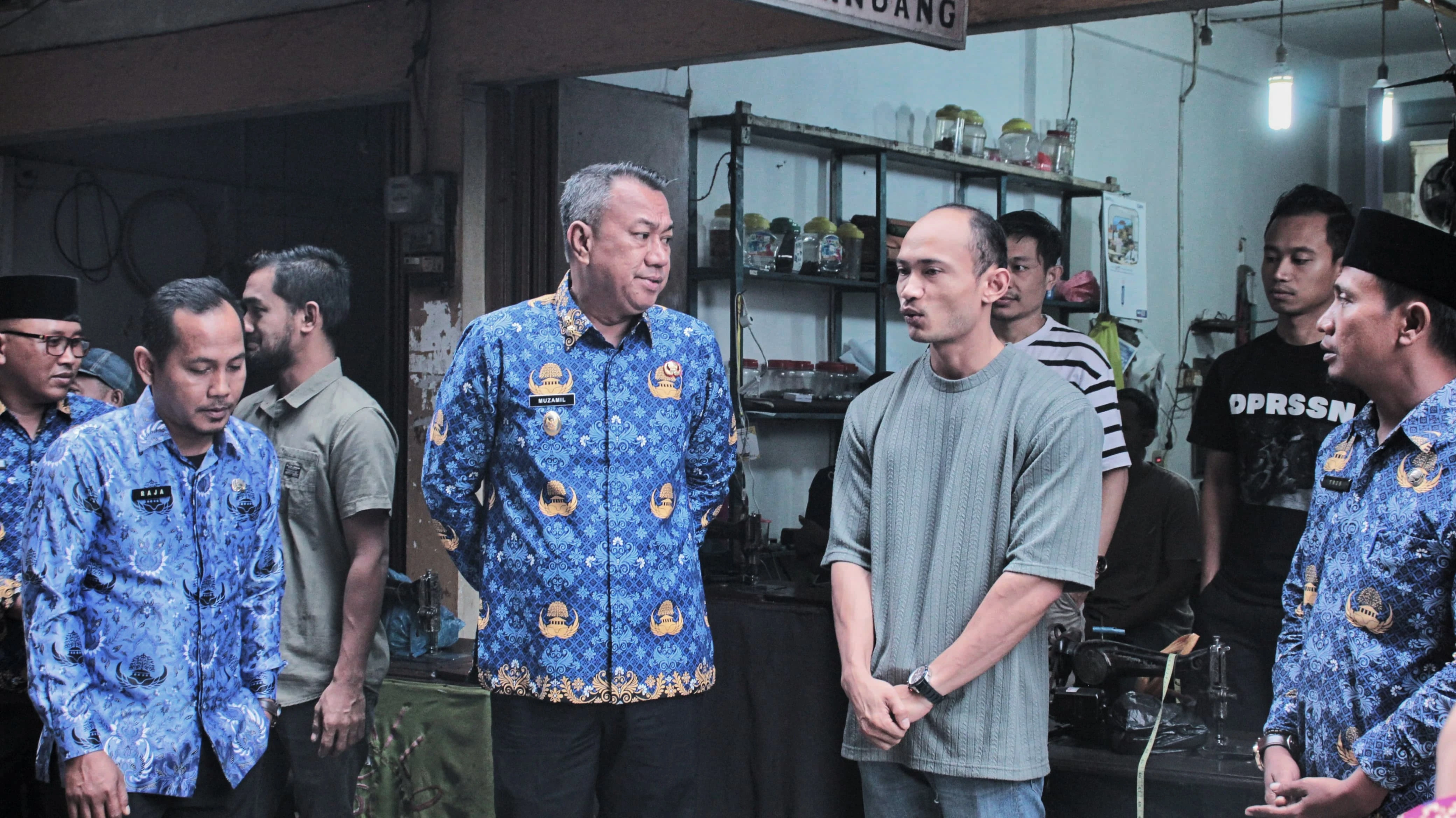 Wakil Bupati Meranti Muzamil Baharudin, SM.,MM, bersama unsur Forkopimda meninjau lokasi kebakaran di Pasar Sandang Pangan Selatpanjang