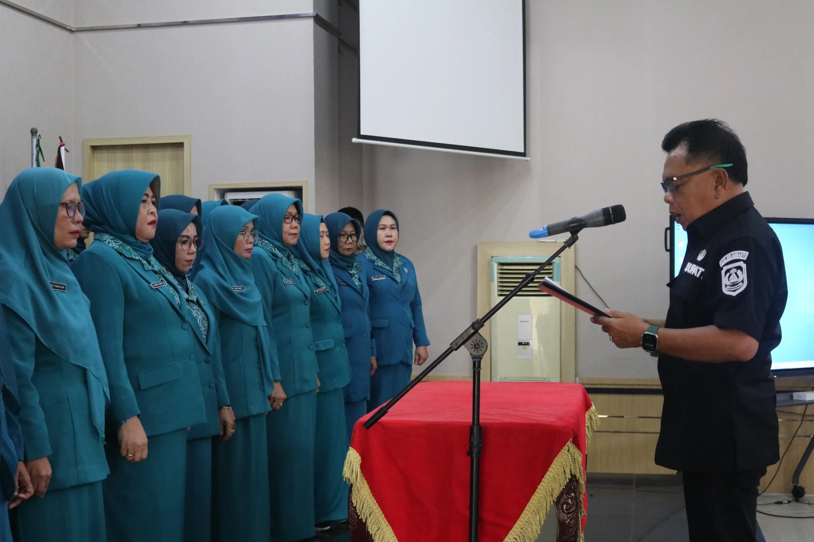 Bupati Meranti Kukuhkan Tim Pengerak PKK dan Tim pembina Posyandu, Pokja Bunda Paud dan Pokja Literasi Kep. Meranti