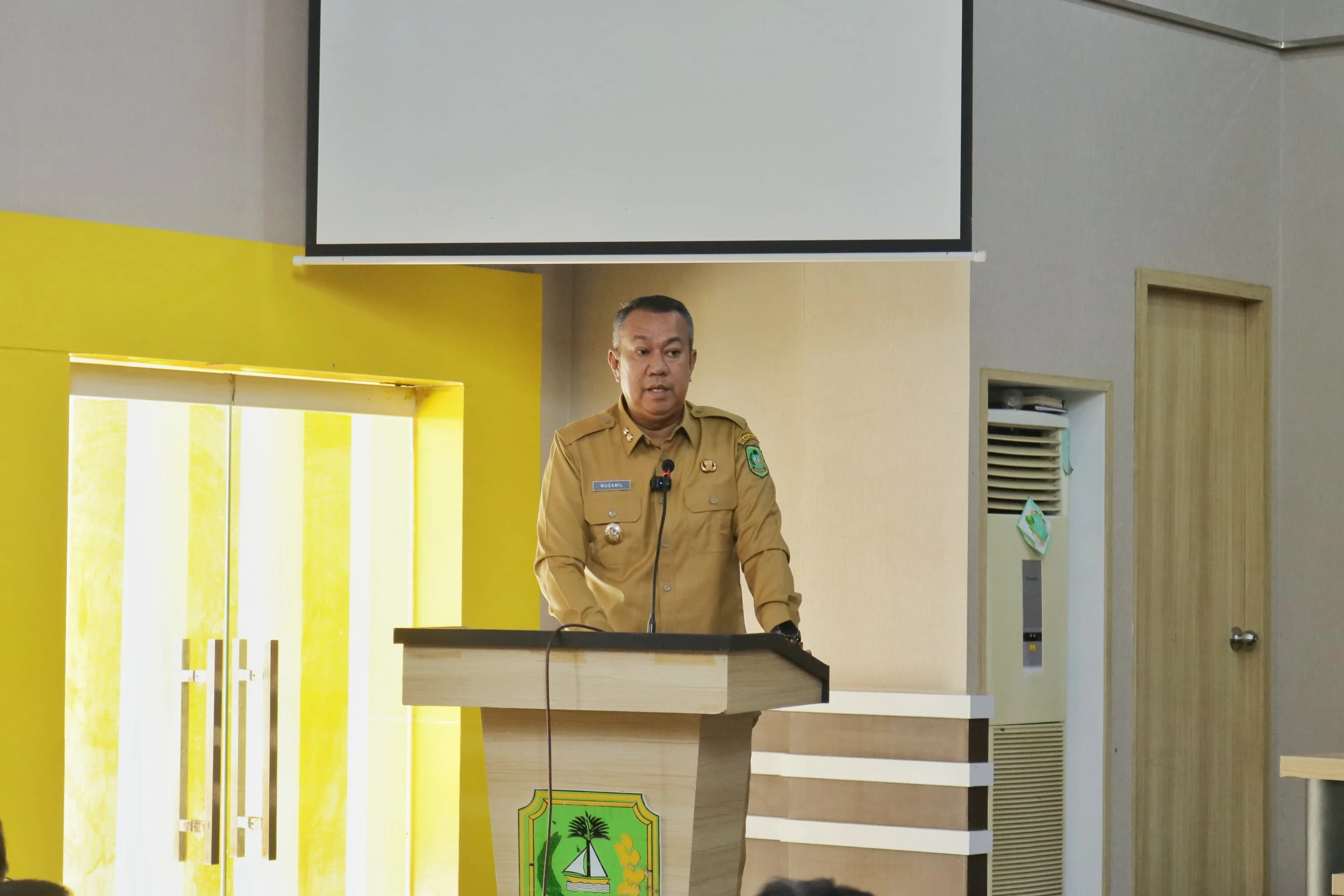 Wakil Bupati Kepulauan Meranti, Muzamil Baharudin SM MM, membuka secara resmi Sosialisasi Percepatan Pembentukan Koperasi Merah Putih dilingkungan Kabupaten Kepulauan Meranti di Gedung Aula Kantor Bupati