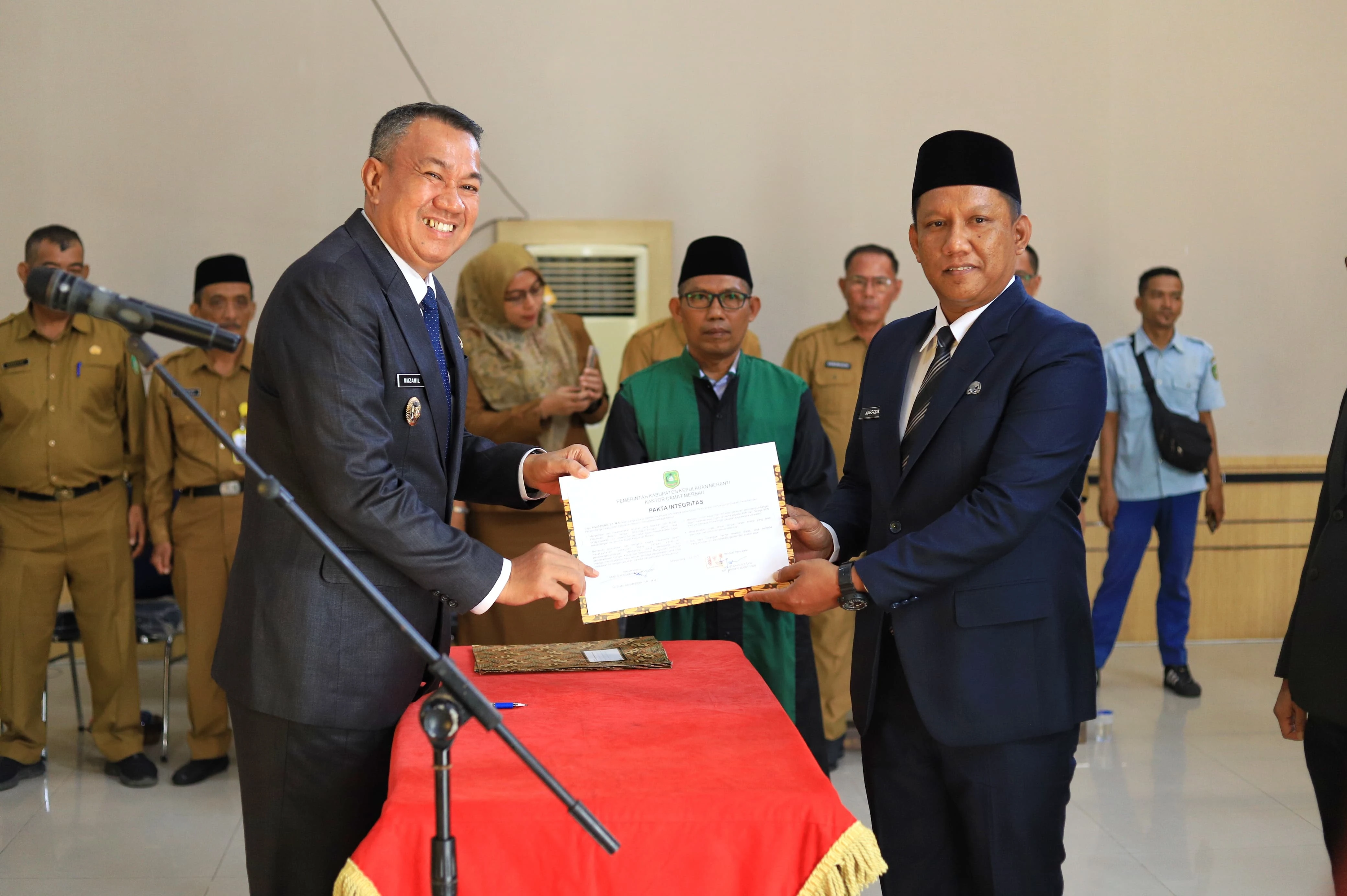 Wakil Bupati Meranti Muzamil Baharudin melantik dan mengambil sumpah 32 Pejabat Fungsional dan Administrator di lingkungan Pemerintah Kabupaten Kepulauan Meranti