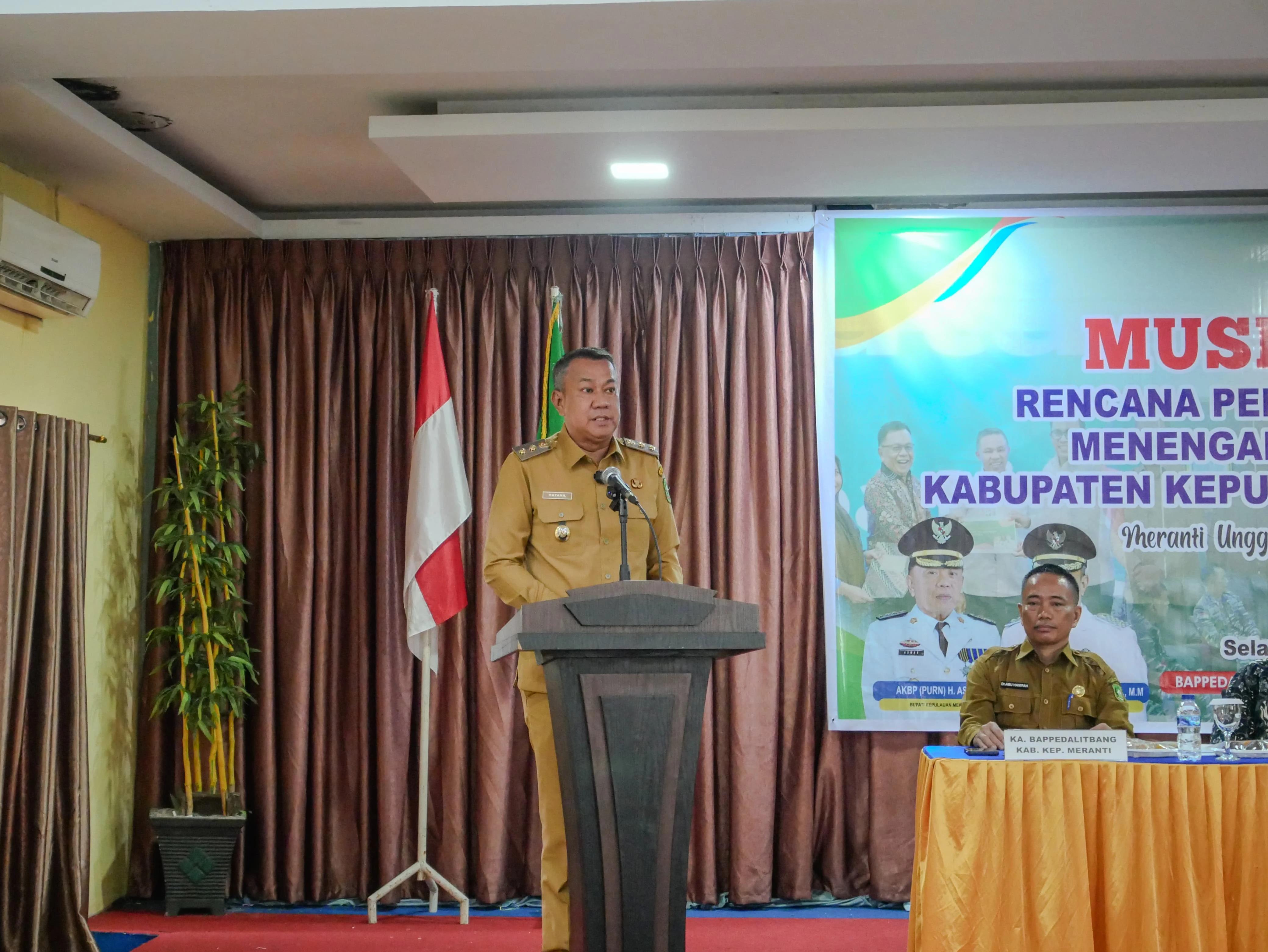 Wakil Bupati Meranti Muzamil Baharudin saat membuka Musyawarah Rencana Pembangunan (Musrenbang) Rencana Pembangunan Jangka Menengah Daerah (RPJMD) 2025-2029, di Ballroom Afifa, Selatpanjang.
