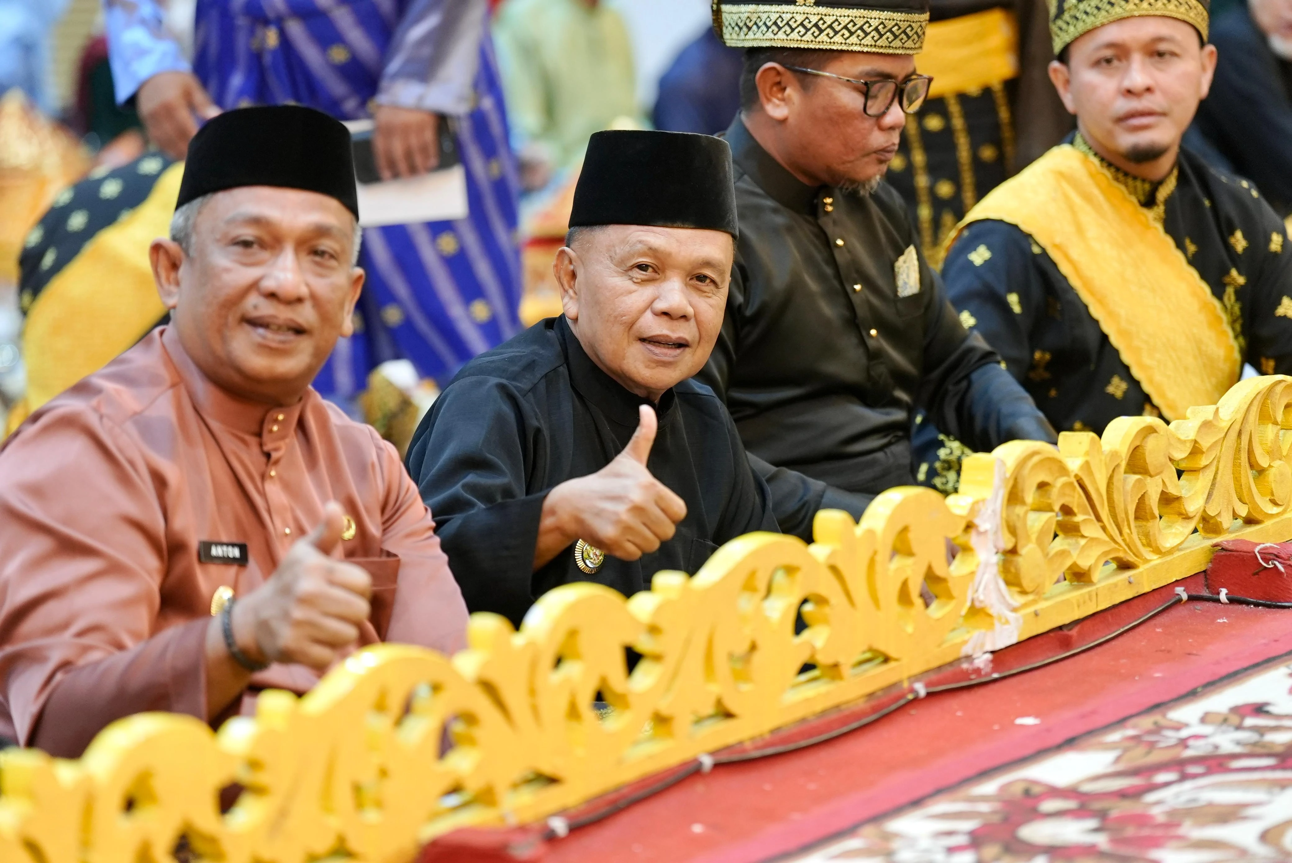Bupati Meranti H. Asmar saat menghadiri Penganugrahan Gelar Adat Kepada Kapolri Listyo Sigit Prabowo di Gedung LAM Riau Pekanbaru.