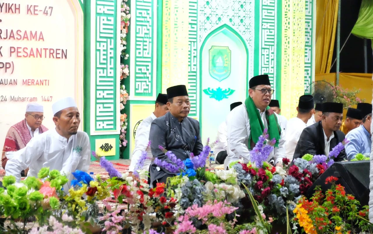 Asisten Administrasi Umum Setda Kepulauan Meranti, Muhammad Mahdi, menghadiri Haul Masyayikh ke-47 Badan Kerjasama Alumni Pondok Pesantren (BKAPP) Kepulauan Meranti, di Masjid Najahussur Desa Lukit Kecamatan Merbau