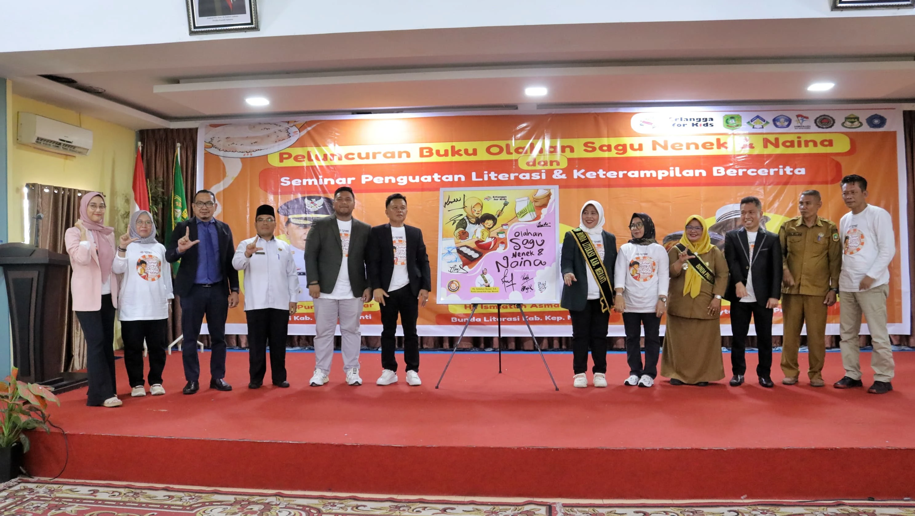 Bupati Kepulauan Meranti, AKBP (Purn) H. Asmar, saat menghadiri launching buku anak dengan judul Olahan Sagu Nenek dan Naina, di Ballroom Afifa Selatpanjang.