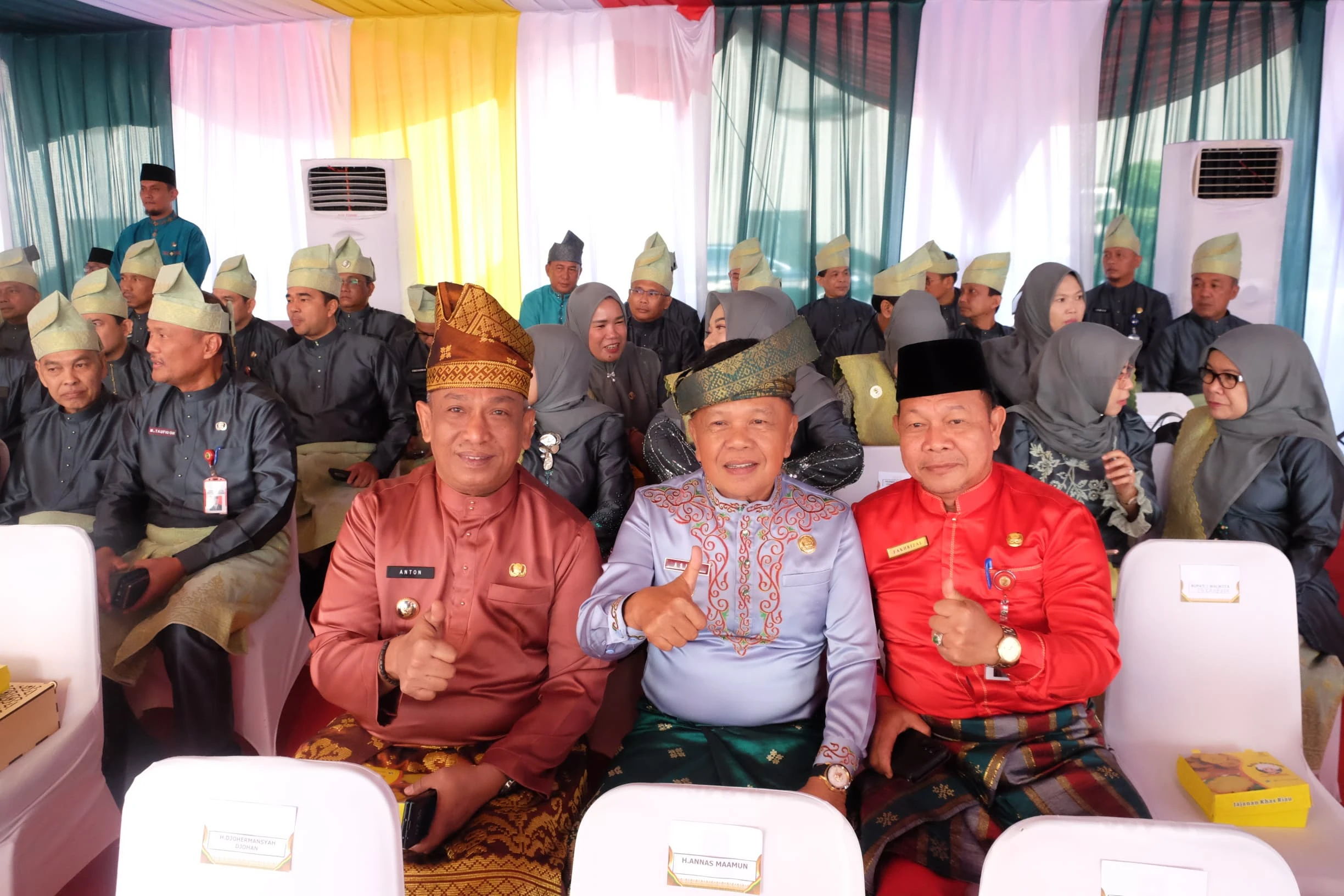 Bupati Meranti H. Asmar saat menghadiri peringatan HUT ke 68 Provinsi Riau