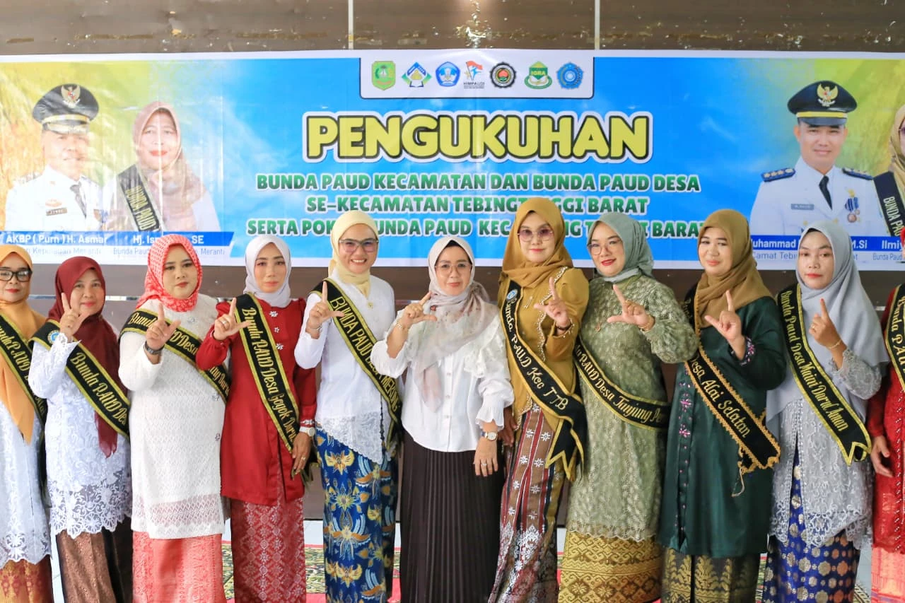 Suv oqimidan porno Rossiyalik taniqli shaxslarning erotik fotosuratlari