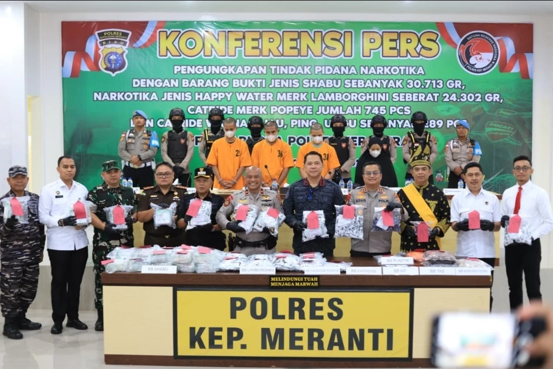 Bupati Kepulauan Meranti dalam Konferensi pers atas keberhasilan tersebut digelar di Mapolres Kepulauan Meranti.